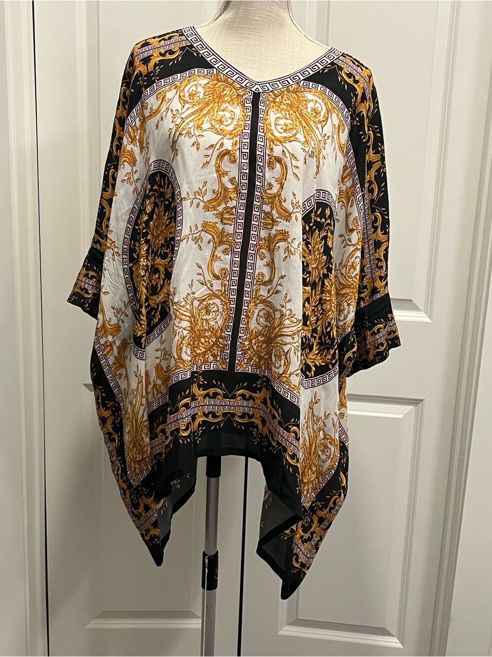 Baroque Black Gold Kimono Poncho Size Small Medium Swim Cover Resort  Vacation